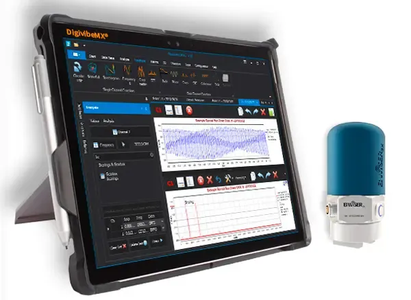 Analizador de vibraciones con acelerómetro inalámbrico recolectando datos de vibración del rodamiento para el análisis de envoltura de aceleración
